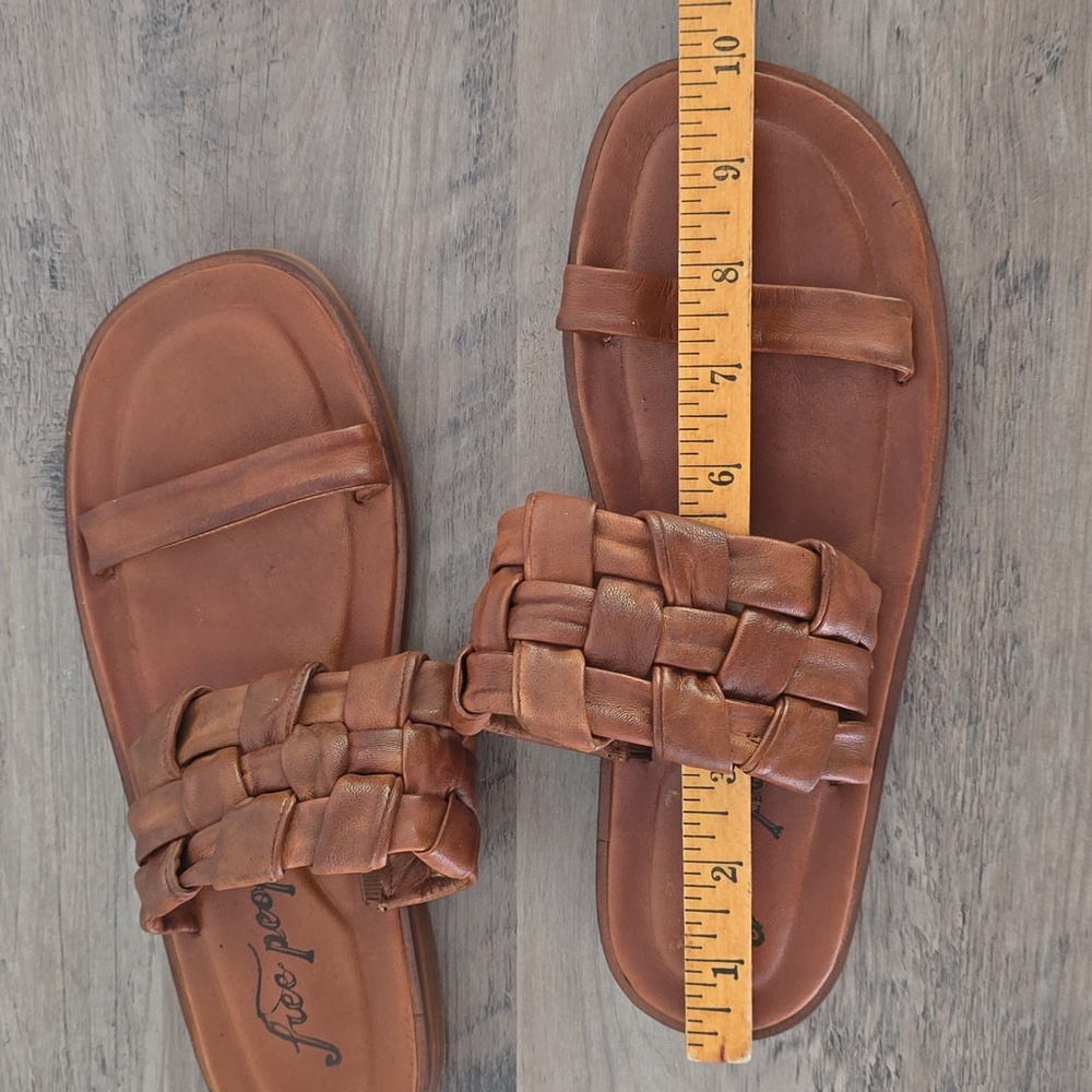 FREE PEOPLE Woven River Sandals Size 38 (10") - Picture 9 of 9